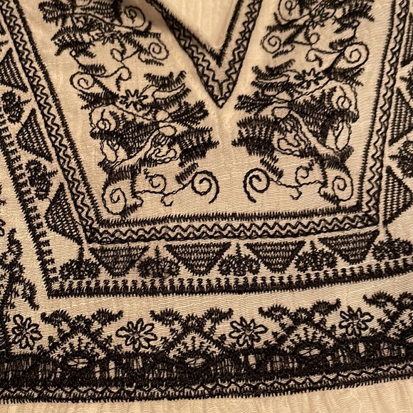 Blouse with black stitch details on chest and sleeves new without tags. Medium - Picture 8 of 8